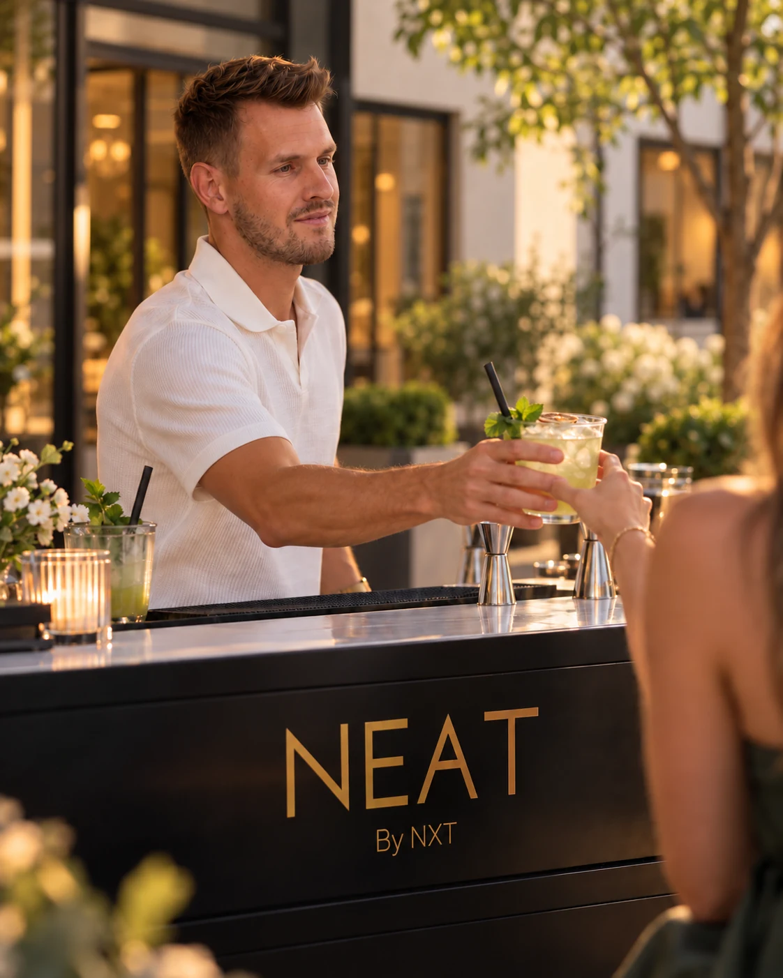 Nik – NEAT Event Bar
